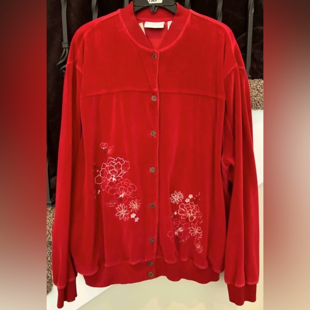 Women’s Size XL Long Sleeve Warm Shirt. #1363